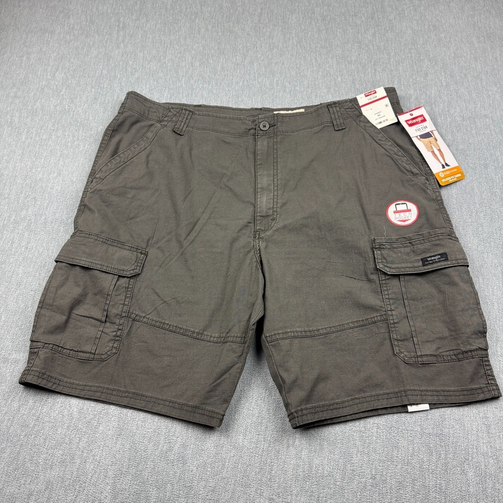 Wrangler Shorts Mens‎ 42 Gray Relaxed Fit Cargo 10" Flex Five Star Utility NWT